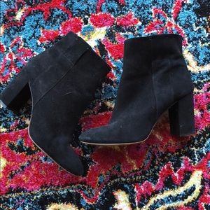 Nine West | Black Suede Ankle Booties 💀